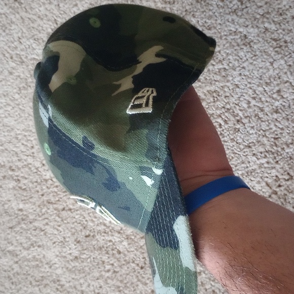 New Era Camo Cincinnati Reds Hats Medium/Large - Picture 4 of 5